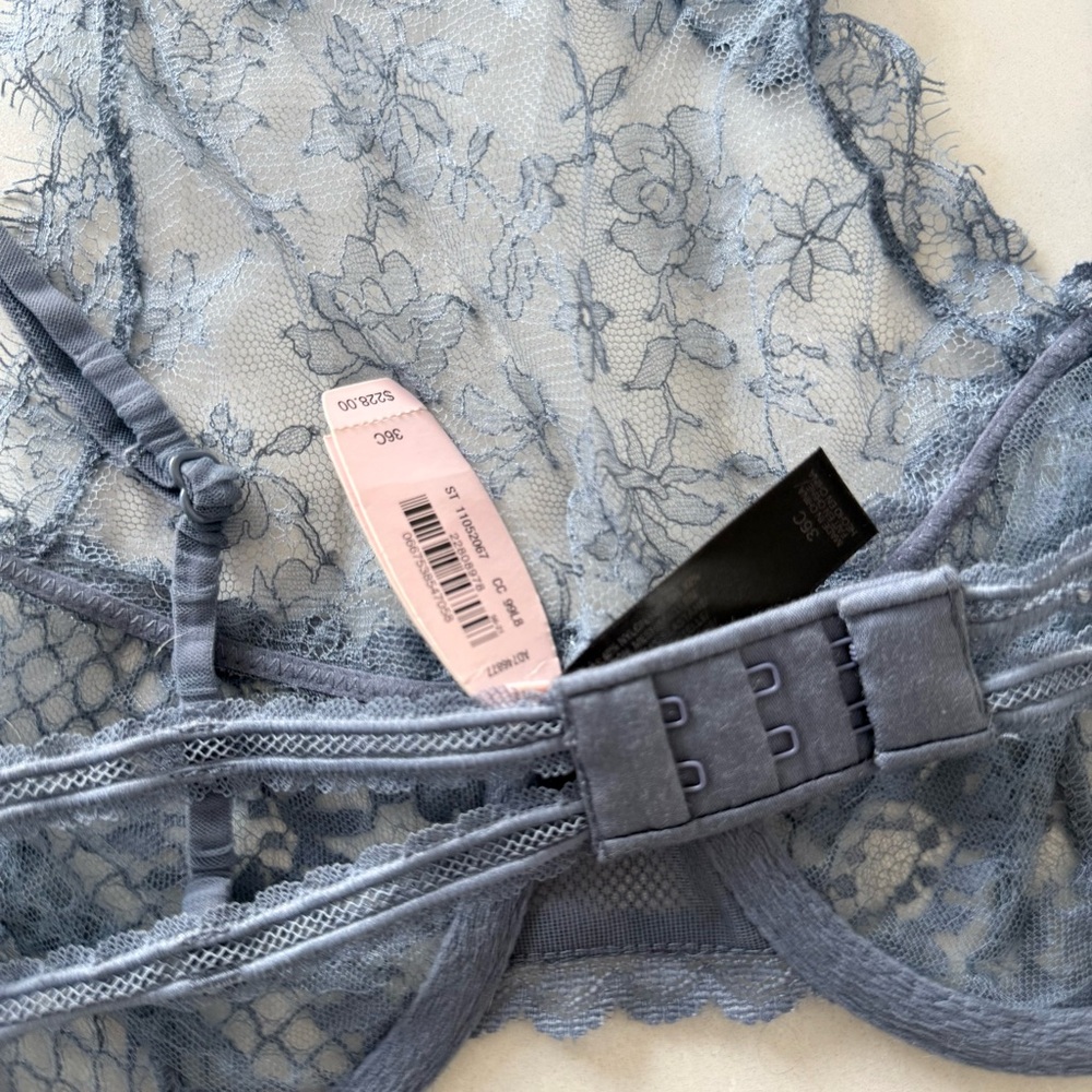 Victoria's Secret Designer Collection Bra & Panty Lace Lingerie Set - Picture 11 of 11